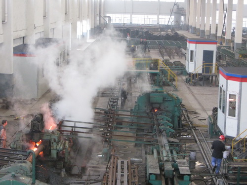 温州无缝钢管厂家生产车间